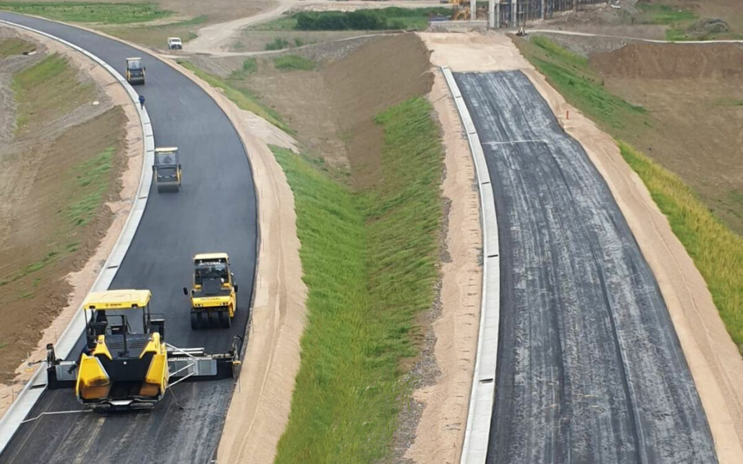 Motorway on Corridor 5C (Johovac – Rudanka): Laying of asphalt layer and beginning of finishing works