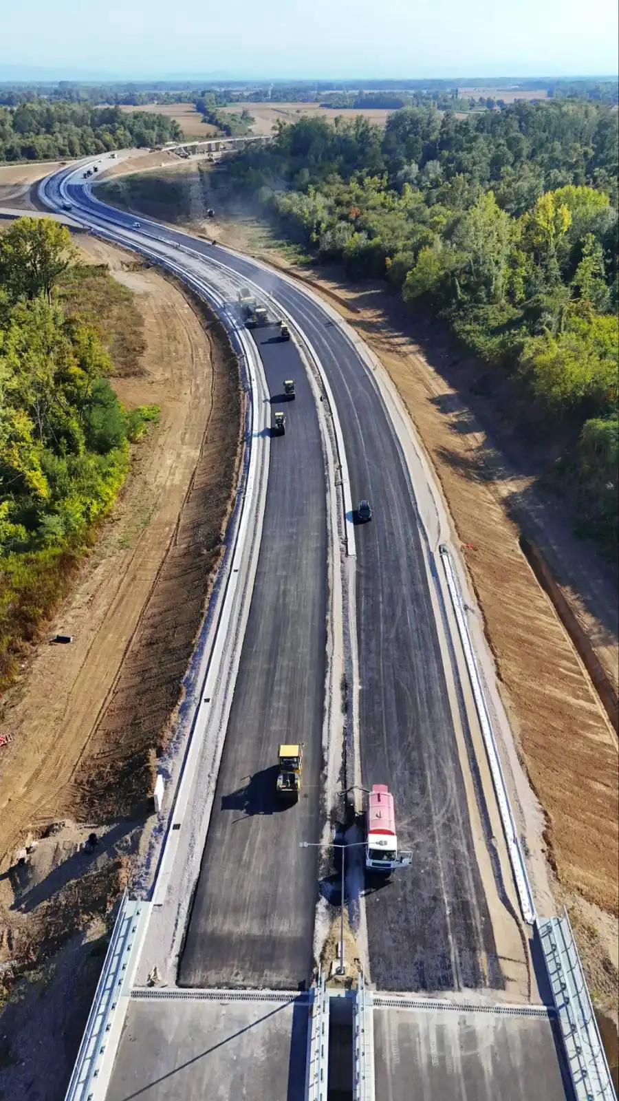 Rača – Bijeljina, polaganje asfalta