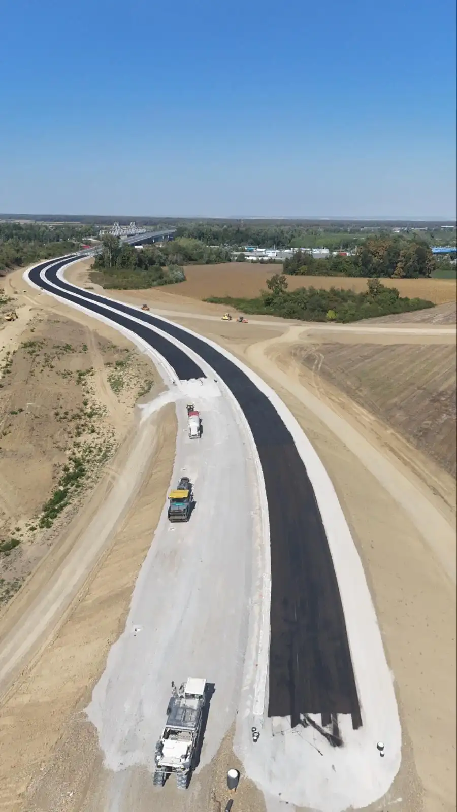 Rača – Bijeljina, polaganje asfalta